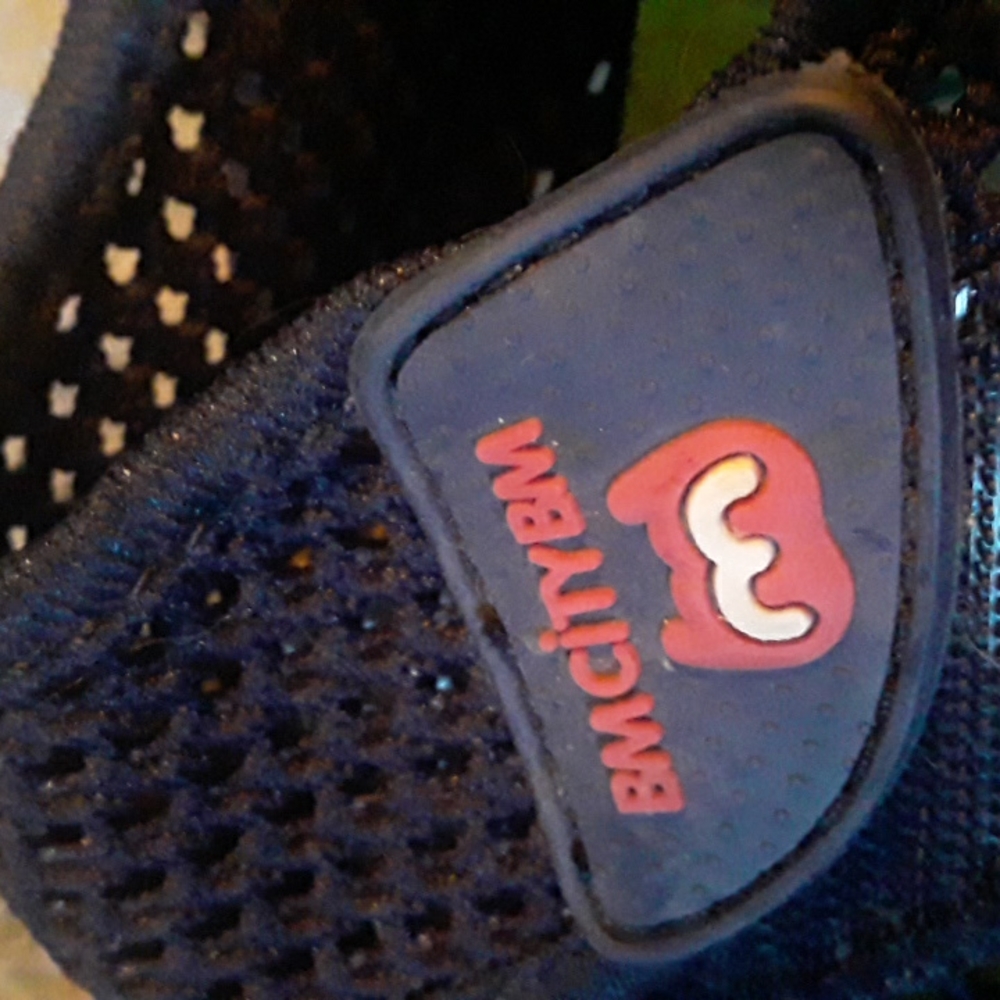 Shoes - Picture 4 of 10